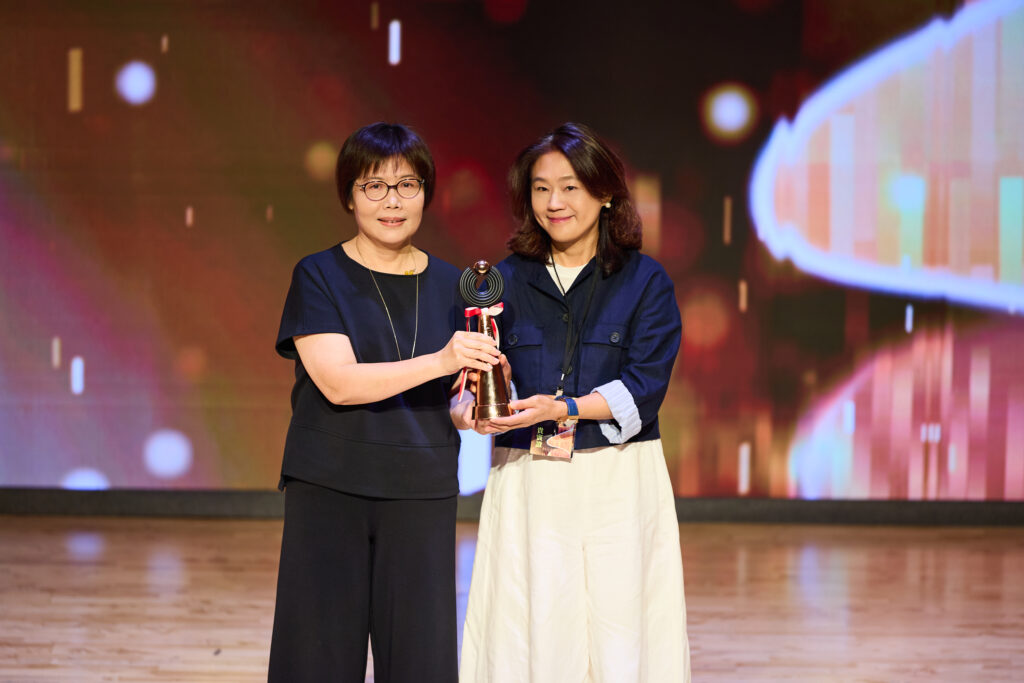 %E5%B9%B4%E5%BA%A6%E7%B3%BB%E7%B5%B1%E8%BA%8D%E9%80%B2%E7%8D%8E%EF%BC%9A%E6%B8%AF%E9%83%BD%E6%9C%89%E7%B7%9A%E9%9B%BB%E8%A6%96%E8%82%A1%E4%BB%BD%E6%9C%89%E9%99%90%E5%85%AC%E5%8F%B8