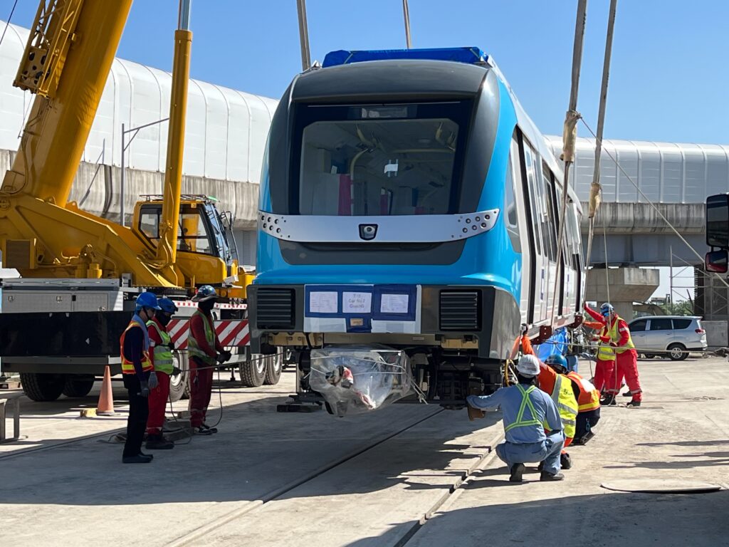 %E5%B7%A5%E7%A8%8B%E4%BA%BA%E5%93%A1%E9%80%B2%E8%A1%8C%E5%88%97%E8%BB%8A%E6%8E%A5%E6%94%B6%E6%AA%A2%E6%9F%A5