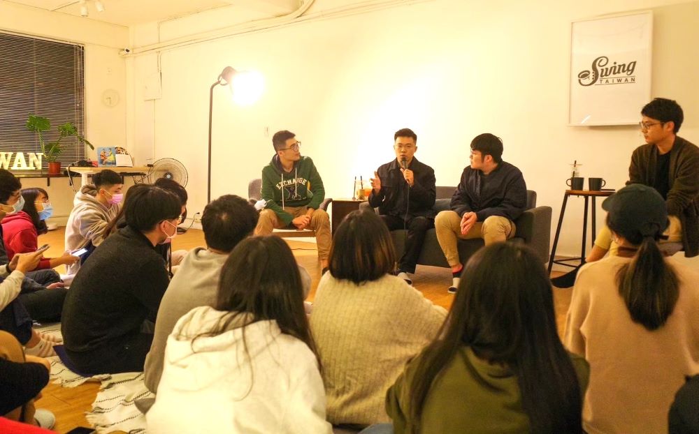 《圖說》BUB人才加速器課程導師分享職涯與創業經驗，吸引青年熱烈參與交流，現場氣氛輕鬆卻不失專業。〈青年局提供〉