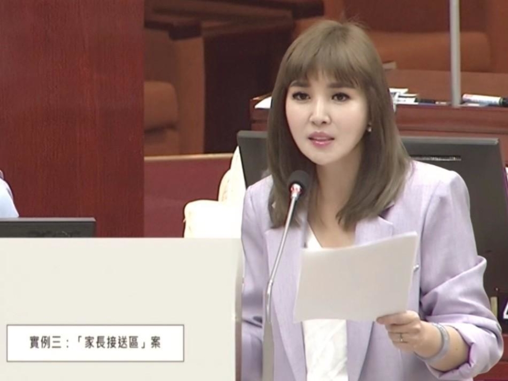 萬芳高中游泳館漏水鏽蝕嚴重 王欣儀籲教育局速訂修繕期程 確保校園安全 1 MEITU 20250821 094753022