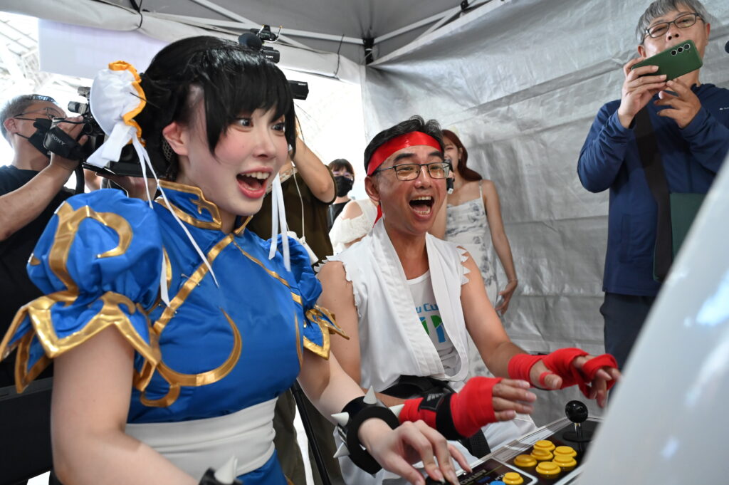 台中電競嘉年華首度移師台中車站開打 閃電狼、苔苔熱力開戰 2 05%E5%BF%AB%E6%89%93%E6%97%8B%E9%A2%A8%E5%B0%8D%E6%88%B0 1