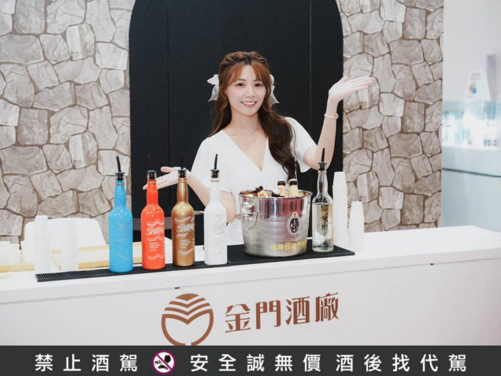 解婕翎吸粉遊金門 高粱盲飲派對嗨翻酒展 5 S 85016702 2