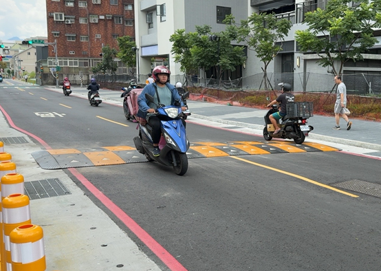 %E6%A9%9F%E8%BB%8A%E8%A1%8C%E9%A7%9B%E6%B8%9B%E9%80%9F%E4%B8%98%E6%87%89%E6%B8%9B%E9%80%9F%E6%85%A2%E8%A1%8C