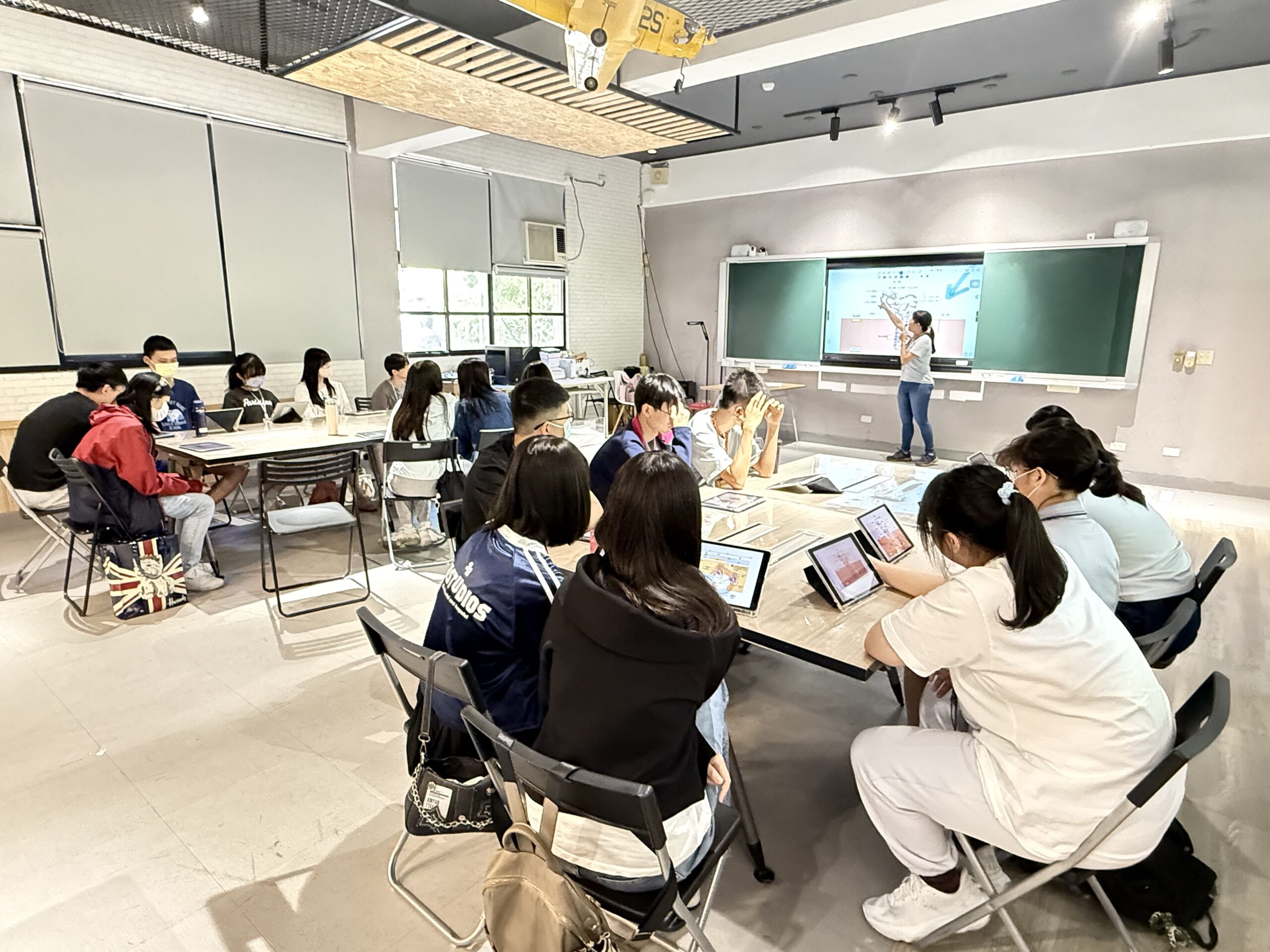 二信高中舉辦暑期AI科技融入群科學習體驗營 7 DDD03616 4E35 4763 B07B 92E485068935 scaled