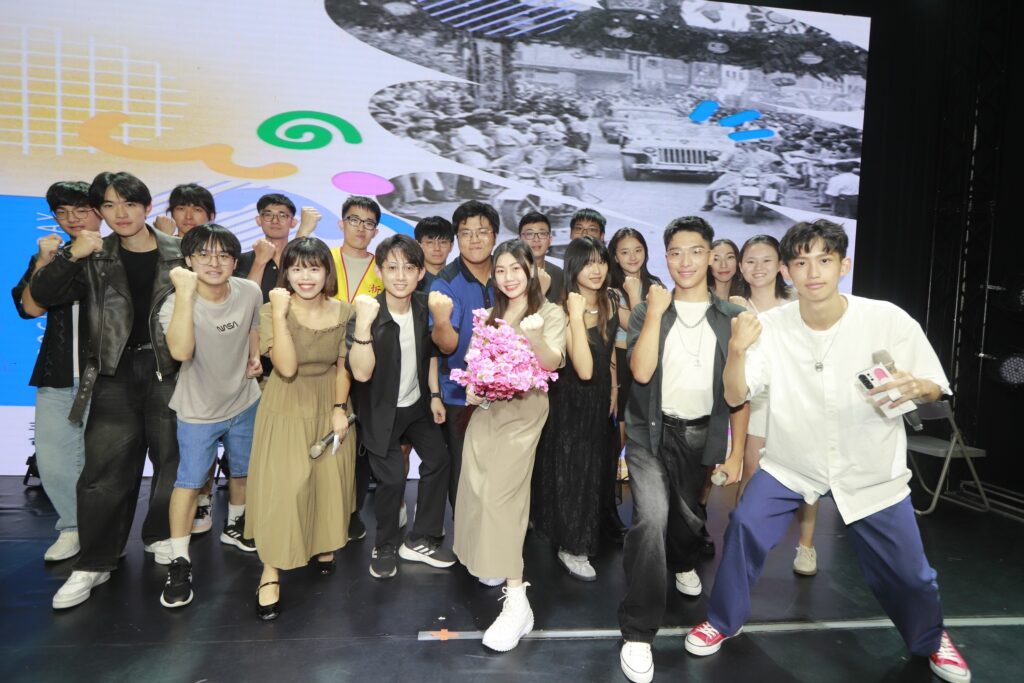 年輕人「紀念抗戰勝利暨臺灣光復80週年」別出心裁 洗腦神曲舞動全場 1 IMG 4839