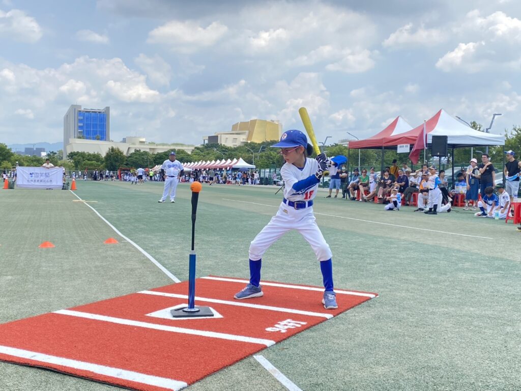 %E5%A5%B3%E7%94%9F%E5%B0%8F%E7%90%83%E5%93%A1%E5%A0%B4%E4%B8%8A%E5%B0%88%E6%B3%A8%E6%89%93%E6%93%8A