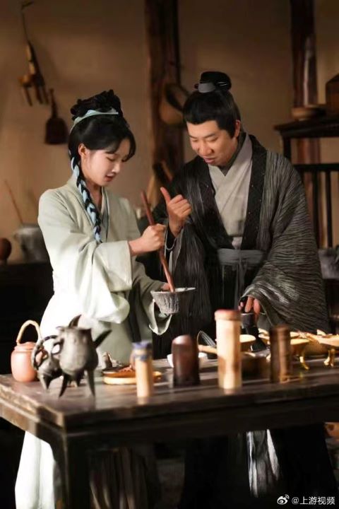 一部科普微短劇《回到三國當名醫》在多平台上線並迅速走紅。圖/取自上游視頻