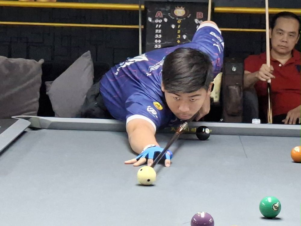 中和反毒盃撞球決賽 今將鏖戰至深夜 2 《圖說》選手聚精會神瞄準目標。〈中和區公所提供〉