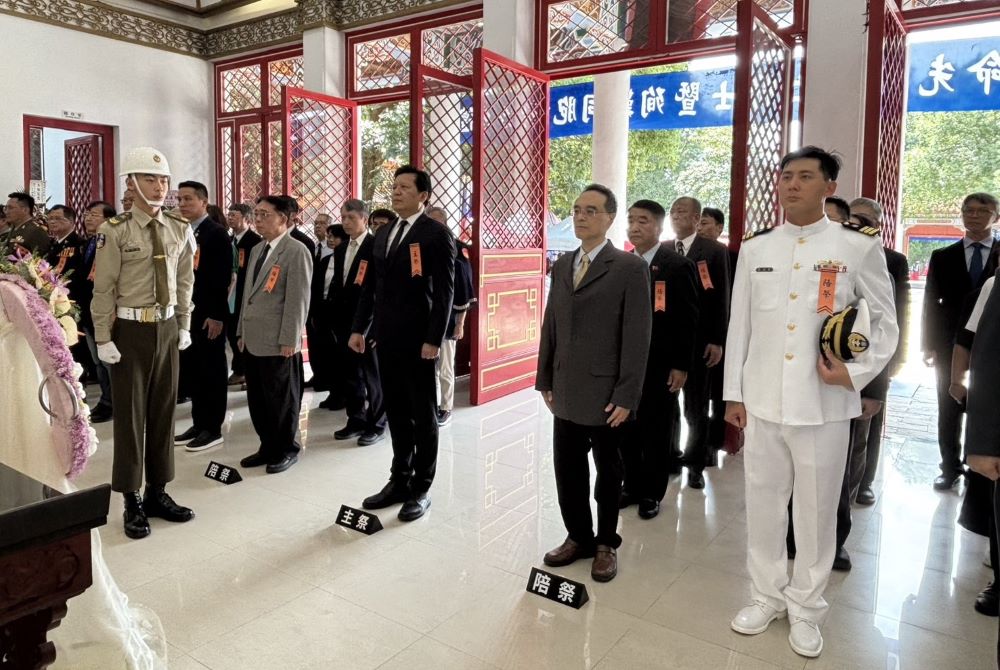 《圖說》新北市今日於忠烈祠舉辦秋祭典禮，由新北市副市長朱惕之擔任主祭官。〈民政局提供〉