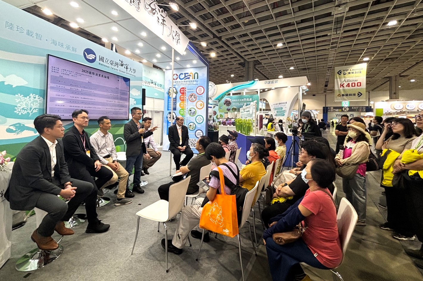 %E6%B5%B7%E5%A4%A7%E6%96%B0%E9%A3%9F%E5%8A%9B%E8%AB%96%E5%A3%87%E5%90%B8%E5%BC%95%E6%B0%91%E7%9C%BE%E8%B8%B4%E8%BA%8D%E5%8F%83%E8%88%87%EF%BC%8C%E7%8F%BE%E5%A0%B4%E4%BA%92%E5%8B%95%E7%86%B1%E7%B5%A1