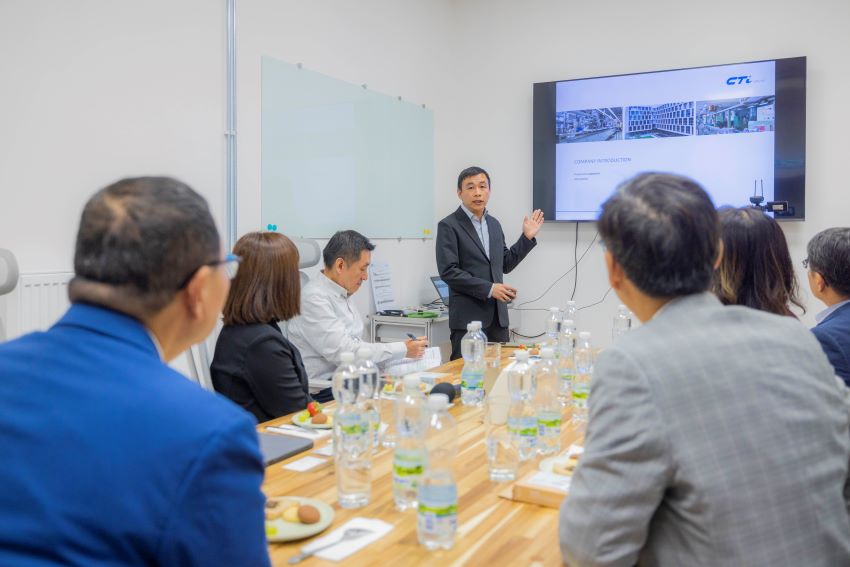 《圖說》侯友宜考察捷克，推動產業國際化。〈新聞局提供〉