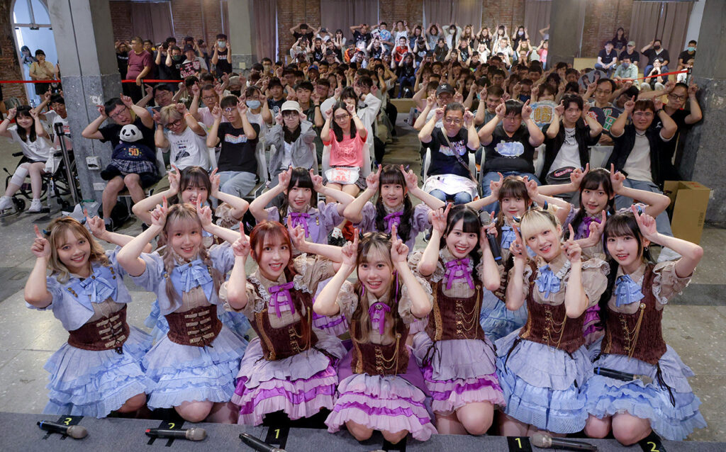 AKB48 Team TP七週年大爆發!十單實體專輯狂銷5000張 手渡會粉絲擠爆嗨翻 3 %E5%89%8D%E6%8E%92%E5%B7%A6%E8%B5%B7%E5%BC%B5%E7%BE%BD%E7%BF%8E.%E5%8A%89%E6%9B%89%E6%99%B4.%E6%9E%97%E6%98%93%E6%B2%84.%E8%94%A1%E4%BA%9E%E6%81%A9.%E6%9E%97%E4%BA%8E%E9%A6%A8.%E8%94%A1%E4%BC%8A%E6%9F%94.%E4%BC%8A%E5%93%81%E5%BE%8C%E6%8E%92%E5%B7%A6%E8%B5%B7%E9%99%B3%E6%98%AD%E9%9C%93.%E9%99%B3%E4%BB%A5%E5%87%8C.%E5%BC%B5%E5%B0%91%E7%9E%B3.%E9%99%B3%E7%A9%8E%E8%87%BB.%E5%AD%9F%E5%BA%AD%E7%AD%A0