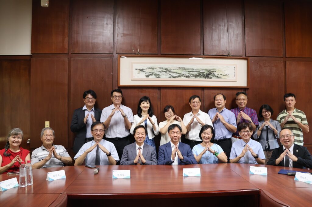 %E5%9C%96%E8%AA%AA%E4%B8%80%EF%BC%8C%E8%A2%AB%E8%AD%BD%E7%82%BA%E3%80%8C%E5%8F%B0%E8%82%A1%E5%A4%9A%E9%A0%AD%E7%B8%BD%E5%8F%B8%E4%BB%A4%E3%80%8D%E7%9A%84%E5%89%8D%E5%9C%8B%E6%B3%B0%E6%8A%95%E4%BF%A1%E8%91%A3%E4%BA%8B%E9%95%B7%E5%BC%B5%E9%8C%AB%EF%BC%8C%E6%96%BC%E9%80%80%E4%BC%91%E4%B8%80%E5%80%8B%E6%9C%88%E5%BE%8C%E5%8D%B3%E5%AE%A3%E4%BD%88%E5%9B%9E