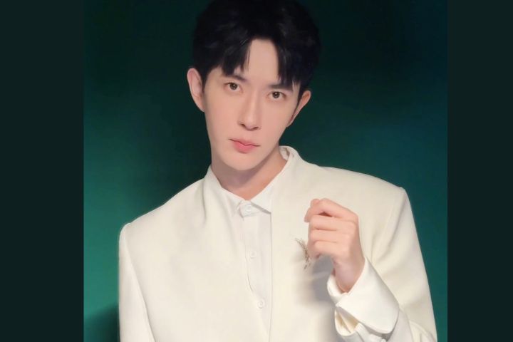 于朦朧享年37歲。因《太子妃升職記》九王、《三生三世十里桃花》白真等角色走紅。圖/取自于朦朧微博