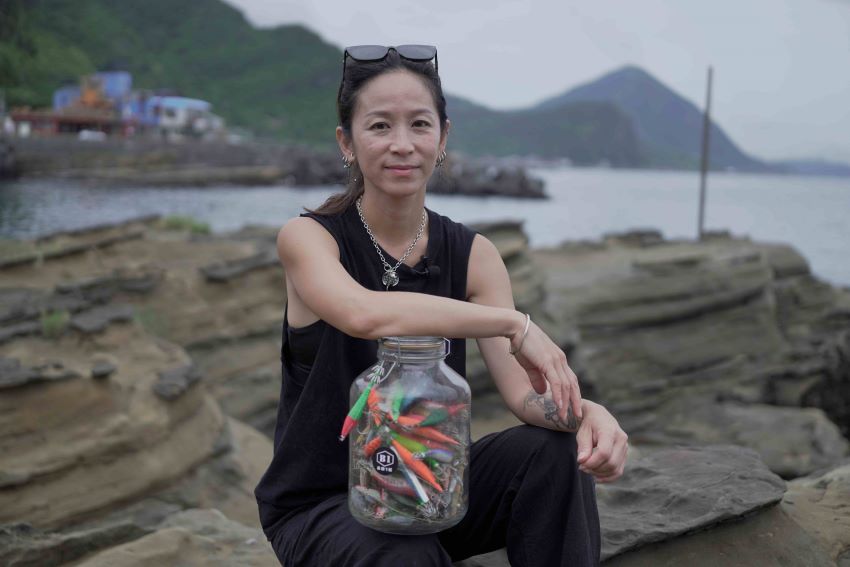 表揚全國優秀漁民 侯:持續推動新北永續漁業發展 2 《圖說》模範漁民余孟怡深入社區、漁會與校園進行海洋保育講座 推動超過300場次的淨灘與淨海活動。〈漁業處提供〉