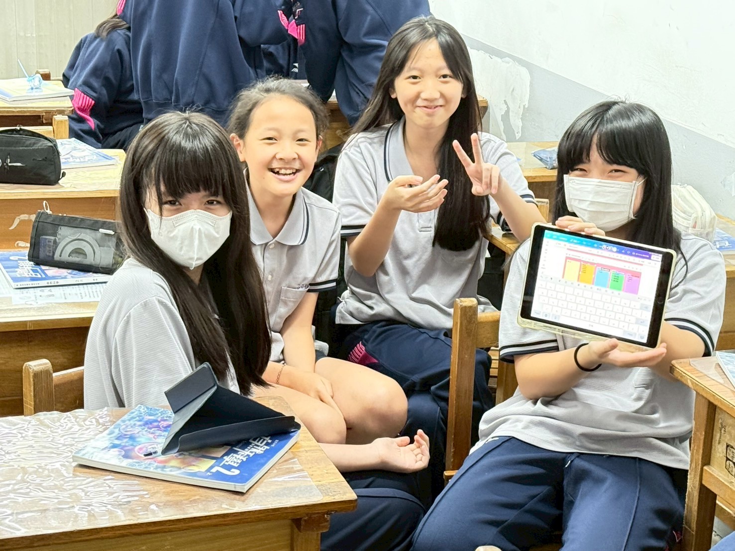 二信國中部多元跨域科技素養 打造全人教育 4 S 74194971