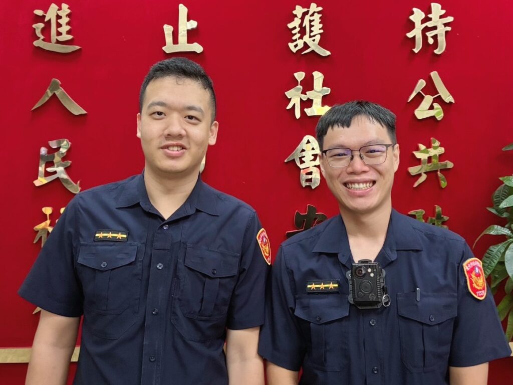 雨傘傳溫情  信義警暖心守護迷途長者