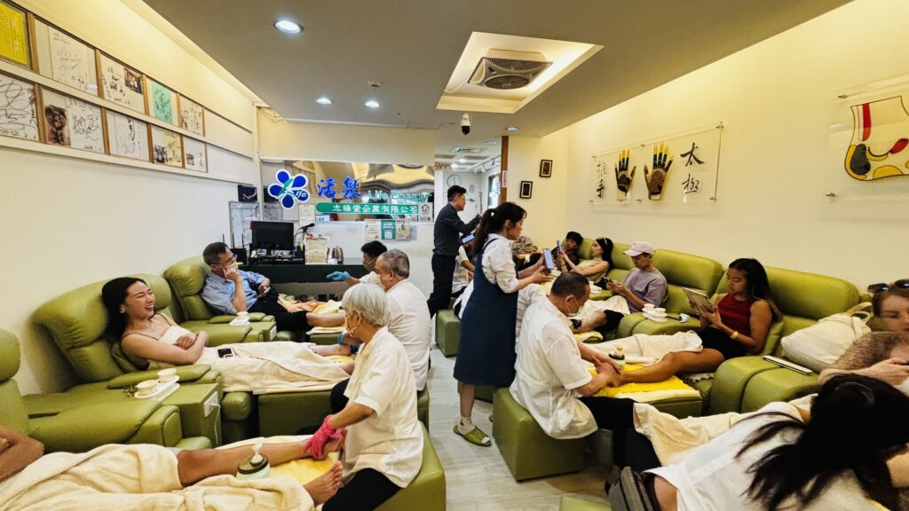 「AI 智能足體養生服務掀熱潮」觀光客慕名湧入活泉足體養生館 3 S 197992646 0