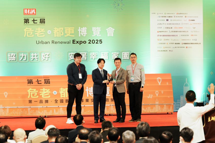 奪3大獎獲肯定 新北危老都更博覽會發光 3 《圖說》板橋區文化路立面修繕榮獲都市更新暨危老重建團隊獎。〈城鄉局提供〉