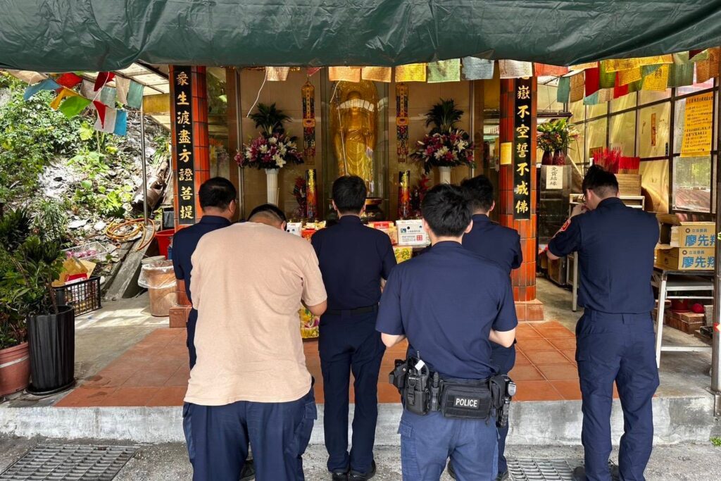 農曆七月吉祥感恩  汐止警推廣平安用路觀念 3 MEITU 20250921 131551236