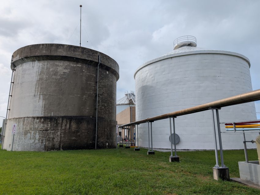 沼氣與太陽能雙電齊發 淡水水資中心節能又減碳 1 《圖說》淡水水資源回收中心沼氣儲存槽及厭氧消化槽。〈水利局提供〉
