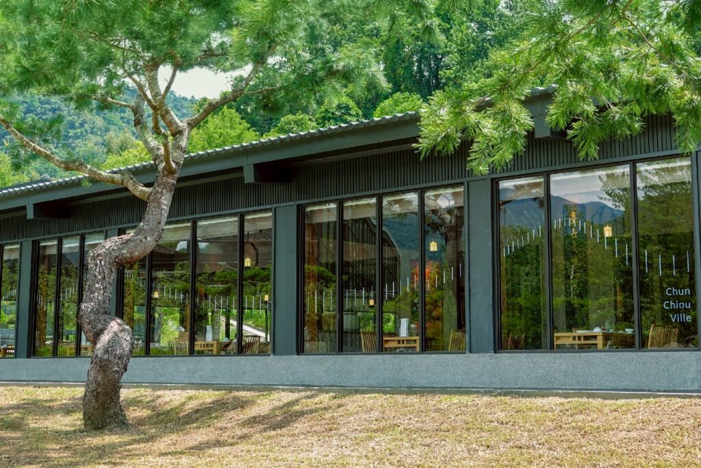 LINE ALBUM %E6%98%A5%E6%B0%B4%E5%A0%82%E6%89%93%E9%80%A0%E9%A4%90%E9%A3%B2%E7%94%9F%E6%B4%BB%E7%BE%8E%E5%AD%B8%E6%96%B0%E5%9C%B0%E6%A8%99%E3%80%8C%E6%98%A5%E7%A7%8B%E5%B1%B1%E6%9E%97%E3%80%8D 250923 5