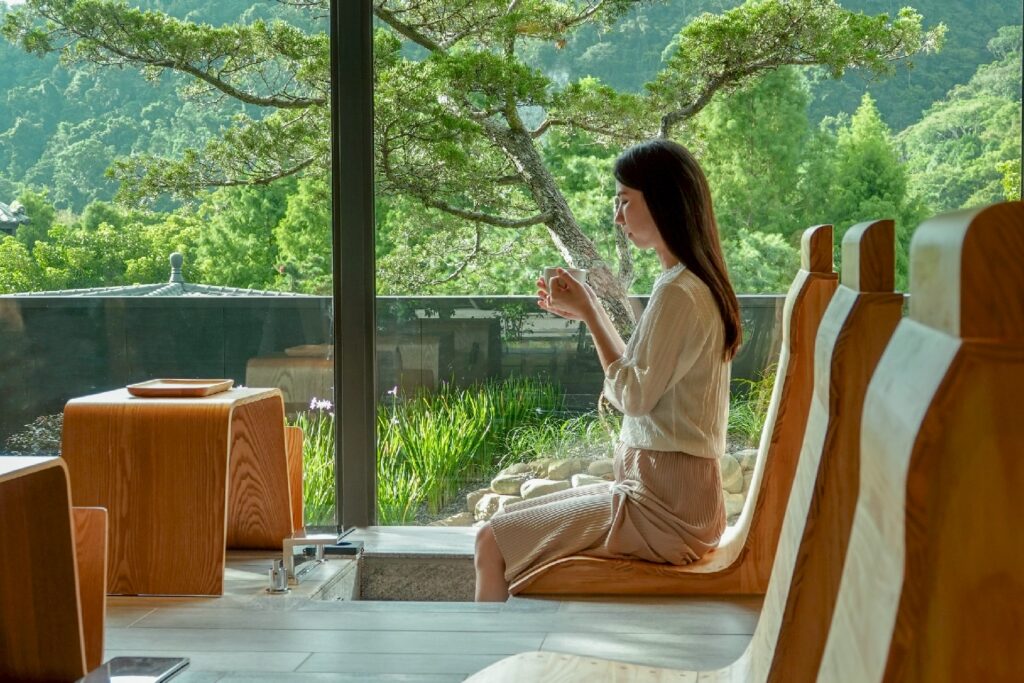 LINE ALBUM %E6%98%A5%E6%B0%B4%E5%A0%82%E6%89%93%E9%80%A0%E9%A4%90%E9%A3%B2%E7%94%9F%E6%B4%BB%E7%BE%8E%E5%AD%B8%E6%96%B0%E5%9C%B0%E6%A8%99%E3%80%8C%E6%98%A5%E7%A7%8B%E5%B1%B1%E6%9E%97%E3%80%8D 250923 3