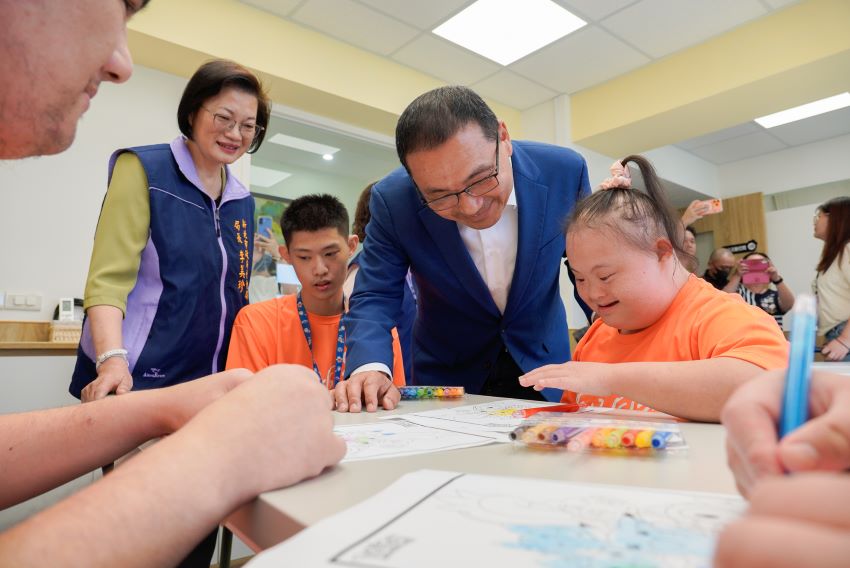 板橋溪崑日照中心啟用     新北明年試辦身障照顧久任獎勵