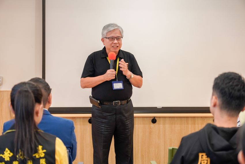 板橋溪崑日照中心啟用 新北明年試辦身障照顧久任獎勵 4 《圖說》伊甸社會福利基金會董事長陳宇昭謝謝新北市釋出公有場地,並給予經費上的全力支持。〈社會局提供〉