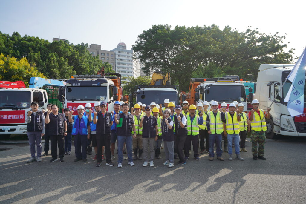 建設局秉持盧秀燕市長 同島一命 的理念支援花蓮救災