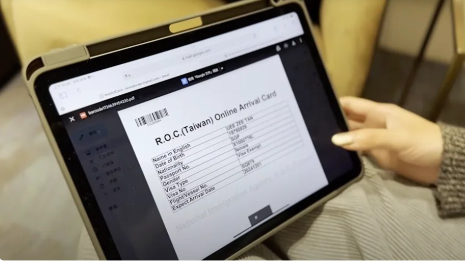 中華民國（ROC）字樣，僅在最終通知信中才出現。圖/取自YT@內政部移民署