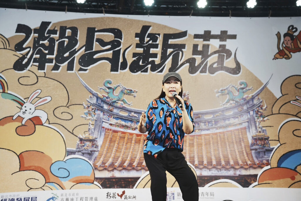 %E5%BC%B5%E7%A7%80%E5%8D%BF