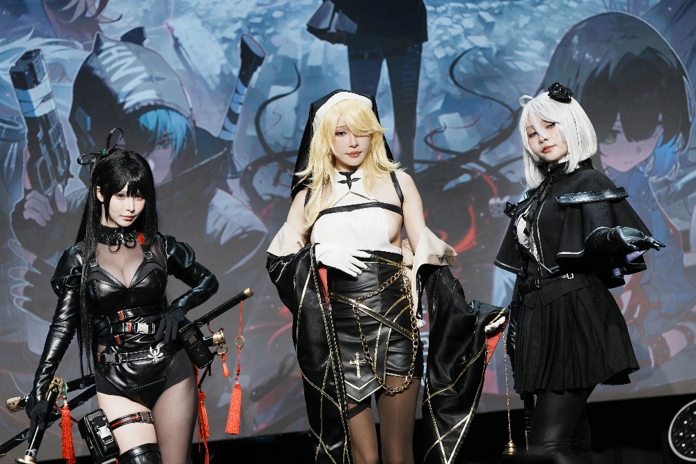 ▲活動特別邀請COSER魔理花、餓小璇、鶴葵扮演遊戲中當紅角色。（圖/遊戲官方提供）