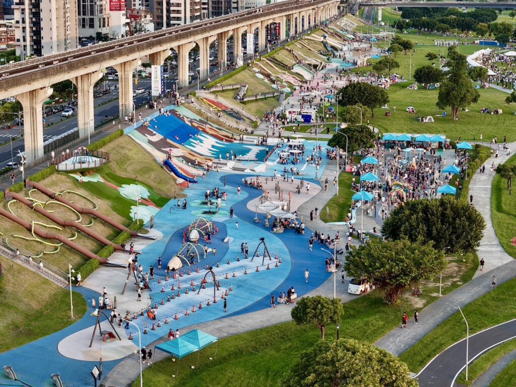 新北大都會公園熊猴森樂園推出定位牌 親子遊更安心 4 %E7%86%8A%E7%8C%B4%E6%A3%AE%E6%A8%82%E5%9C%92%E4%BD%94%E5%9C%B04%E5%85%AC%E9%A0%83%E6%9C%89%E8%B1%90%E5%AF%8C%E5%A4%9A%E5%85%83%E7%9A%84%E9%81%8A%E6%88%B2%E8%A8%AD%E6%96%BD