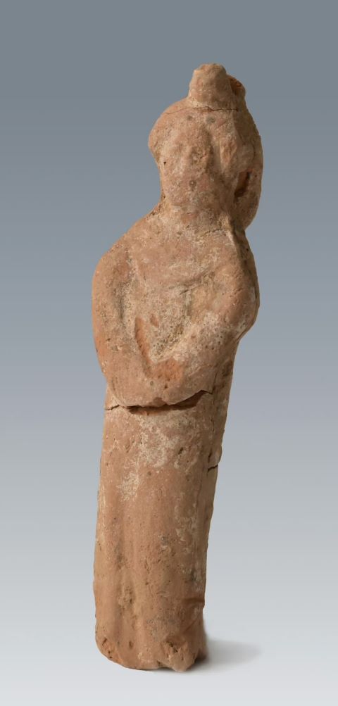 陪葬品中的陶女立俑。圖/取自文物陝西官方微信