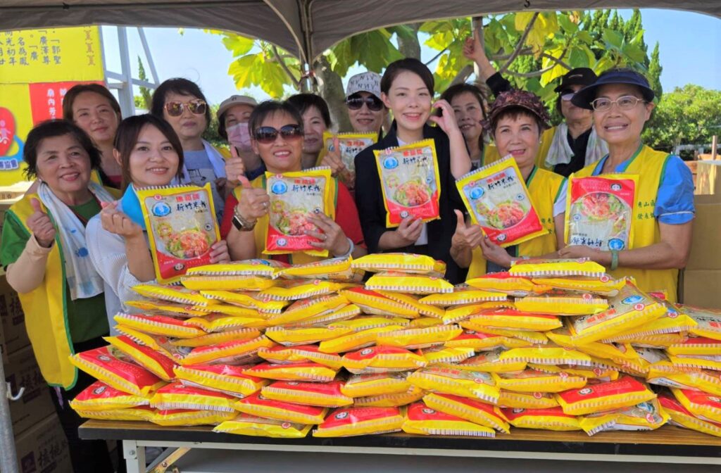 「百斤米、一世情」持續16年濟弱扶貧 慈善物資嘉惠竹竹苗數萬戶弱勢 5 11410131