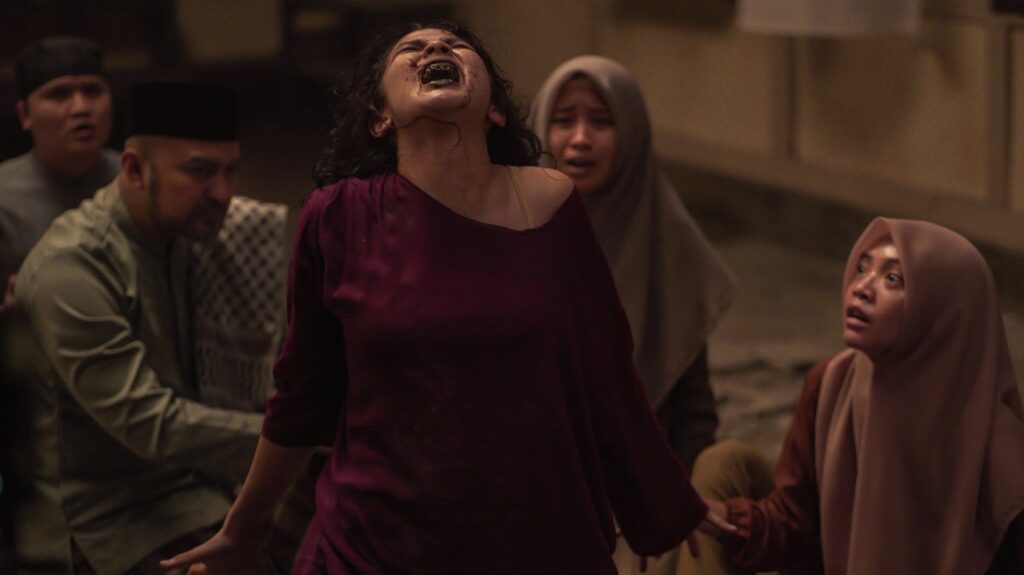 印尼破億懼作《大婢咒》本週登台! 劇組走訪「靈媒村」揭巫術黑幕 5 %E4%B8%8B%E5%8D%883.20 2025 10 22%E7%9A%84%E5%BD%B1%E5%83%8F 1