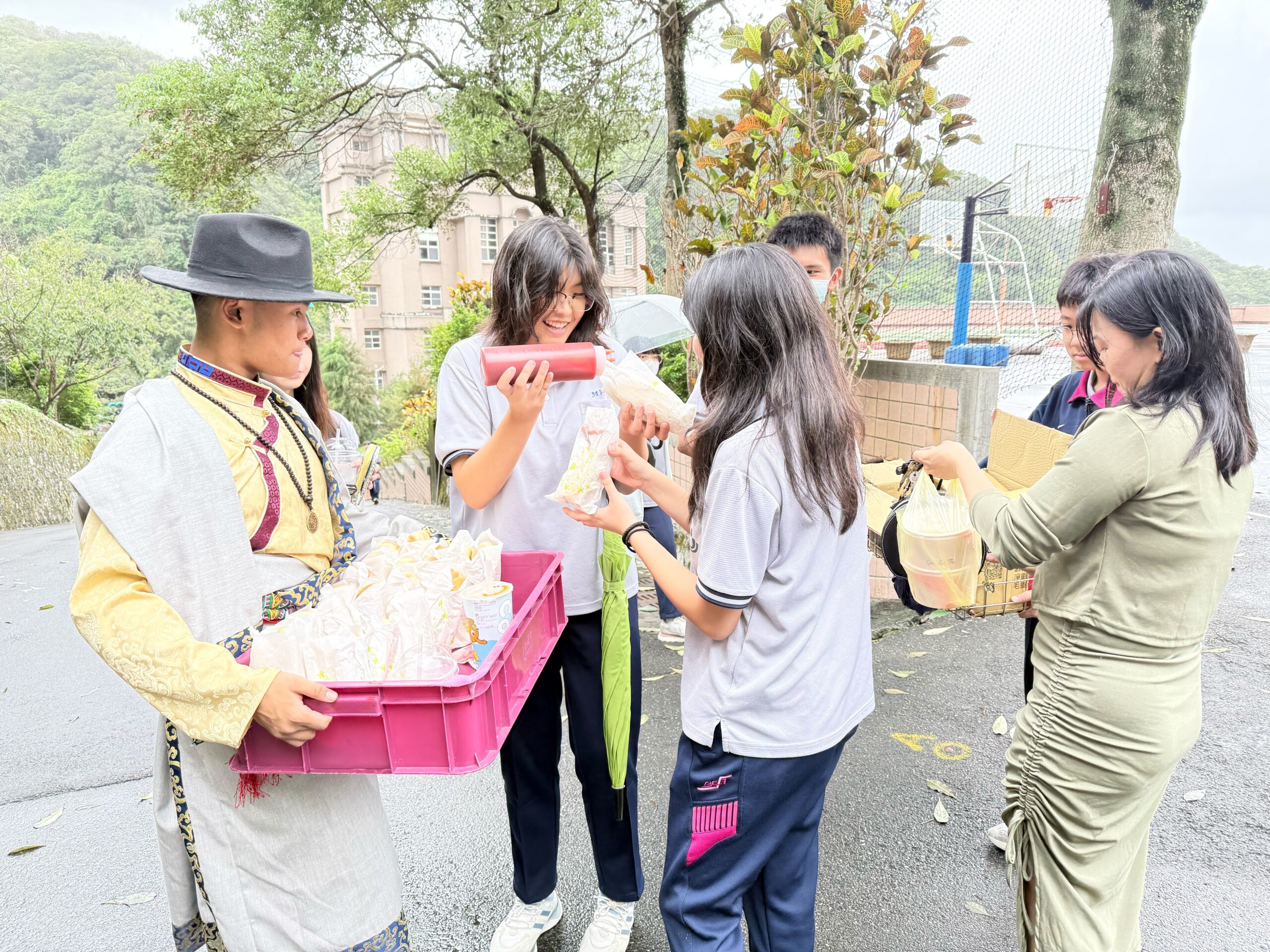 二信校慶園遊會「強風備案」看到孩子的韌性 6 S 74735628 scaled