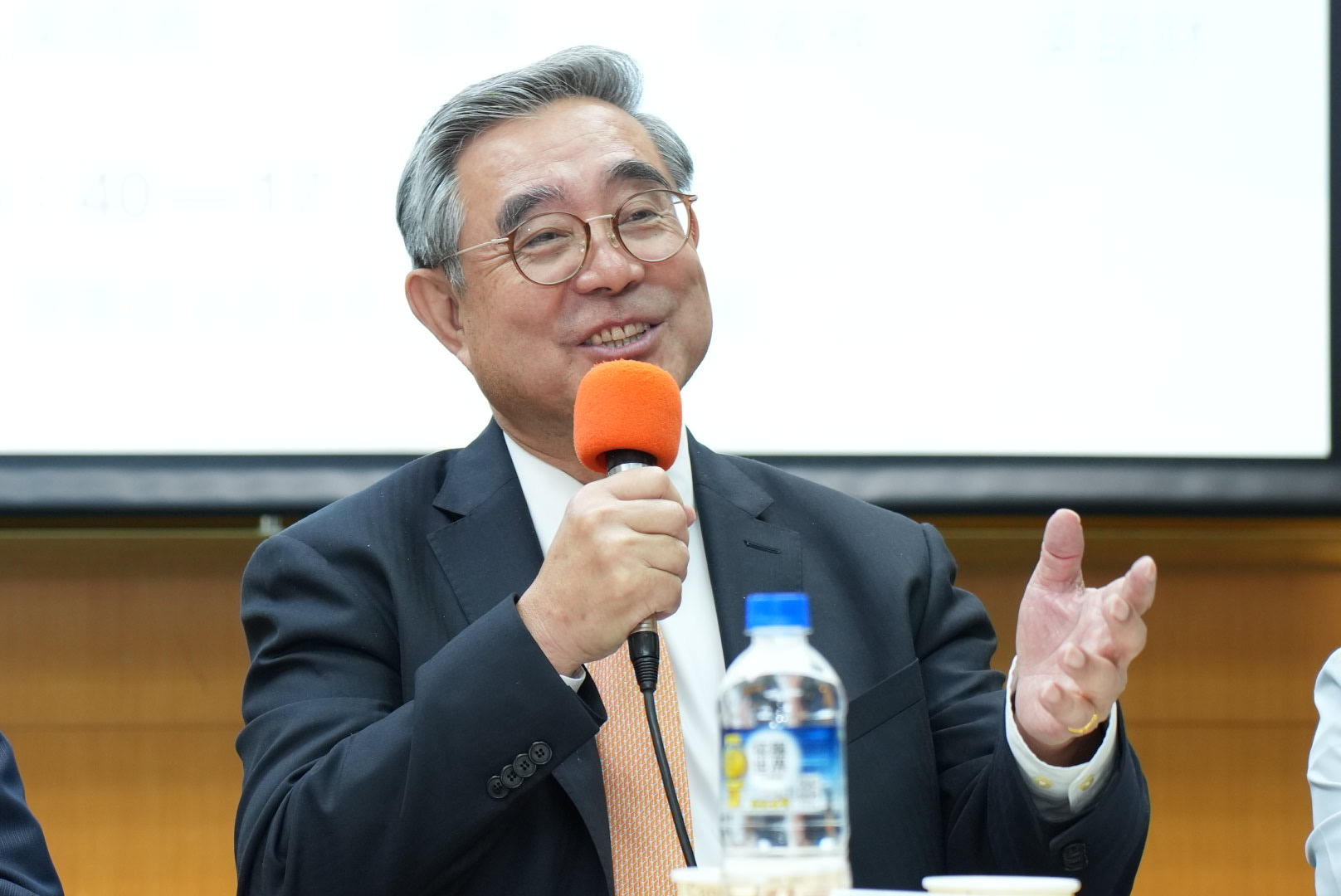 新黨主席吳成典上月前往北京參訪時，當面向大陸政協主席王滬寧建議，應將10月25日台灣光復設為全國性紀念日，沒想到大陸真的實施了。圖／記者陳思豪攝