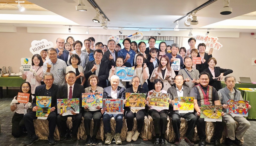 百件文化之光躍上舞台 原鄉孩子以畫筆守護部落記憶 4 圖▲「我的部落我最繪」繪畫比賽大合照。