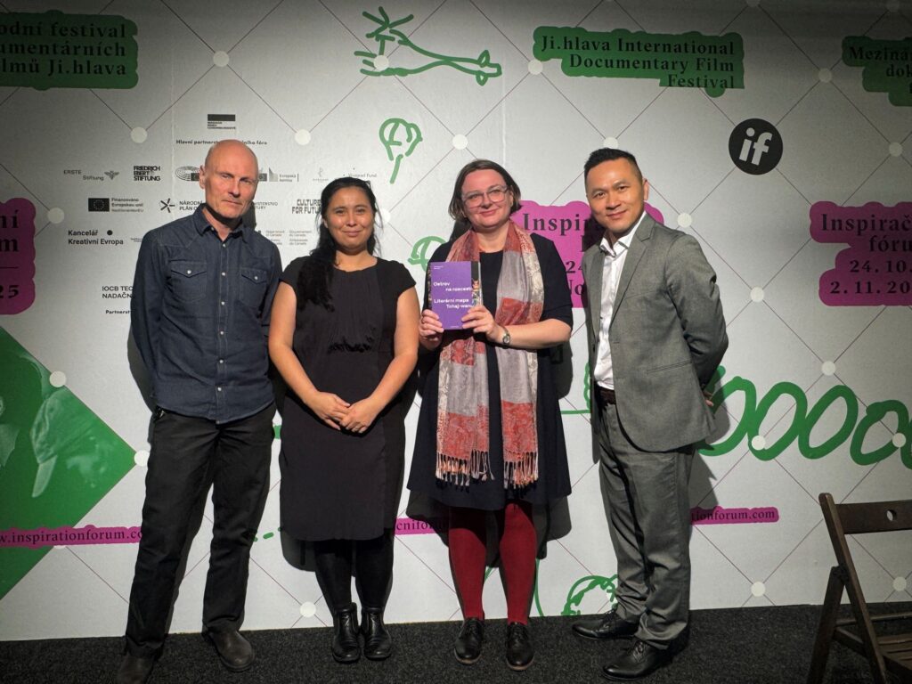 臺灣文學選集《十字路口的島嶼:臺灣文學地圖》捷語出版發表 知名捷克學者:從文學認識多元島國精神 4 %E6%8D%B7%E5%85%8B%E8%AB%96%E5%A3%87 1024x768 1