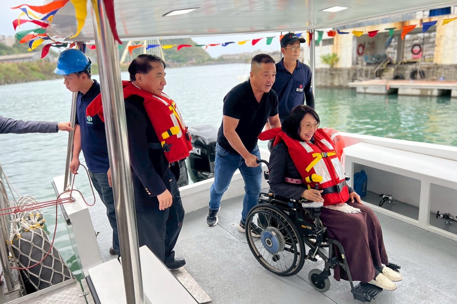 海大「向洋一號」遊艇 打造有愛無礙海洋城市 10 %E3%80%8C%E5%90%91%E6%B4%8B%E4%B8%80%E8%99%9F%E3%80%8D%E8%AE%93%E8%BA%AB%E9%9A%9C%E4%BA%BA%E5%A3%AB%E4%B9%9F%E8%83%BD%E5%AE%89%E5%85%A8%E4%B8%94%E8%87%AA%E5%9C%A8%E5%9C%B0%E8%A6%AA%E8%BF%91%E6%B5%B7%E6%B4%8B