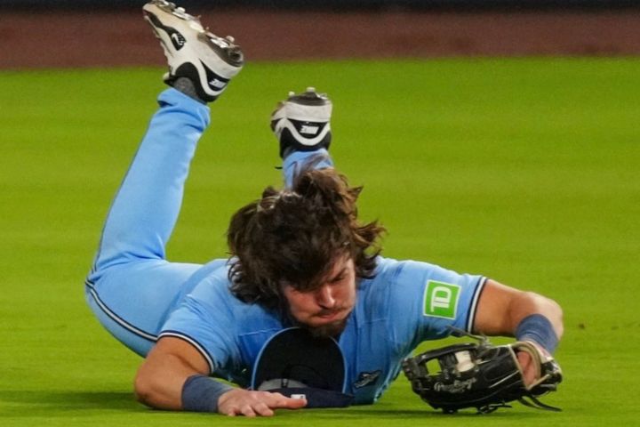 藍鳥6比1擊敗道奇 3勝聽牌 菜鳥投手耶薩維奇 秀超狂宰制力 2 藍鳥將士用命,無論打擊、防守都極為出色圖/取自mlbjapan IG