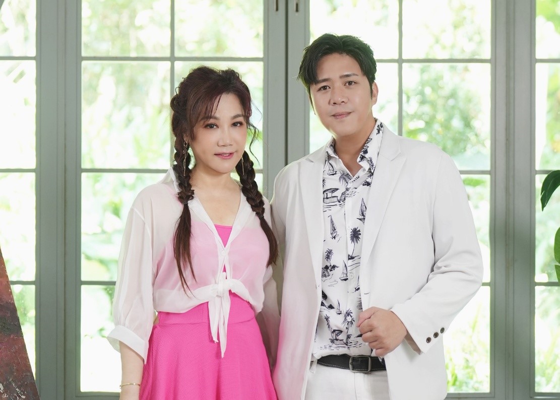 ▲玟靈另外兩首主打曲《愛情來了》、《愛的理想家》，是首度與偶像歌手，也是金曲歌王北原山貓的公子「吳亦偉」合作。（圖／浩翔多媒體提供）