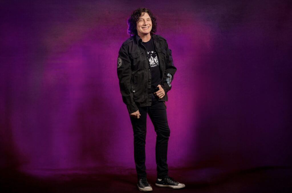 葛萊美傳奇貝斯王Nathan East攜24歲天才兒Noah East 爵士靈魂父子聯手開唱 5 %E4%B8%8B%E5%8D%884.33 2025 10 30%E7%9A%84%E5%BD%B1%E5%83%8F 1