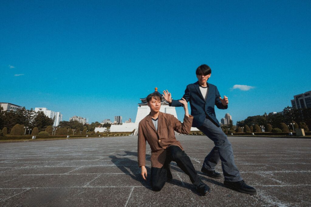 聚合舞新作《當水落下》聚焦地緣政治與文化身份登上德國舞臺 5 8da594f4 7bf6 4cb7 a09c 8f0c1a81f6ca 1024x683 1