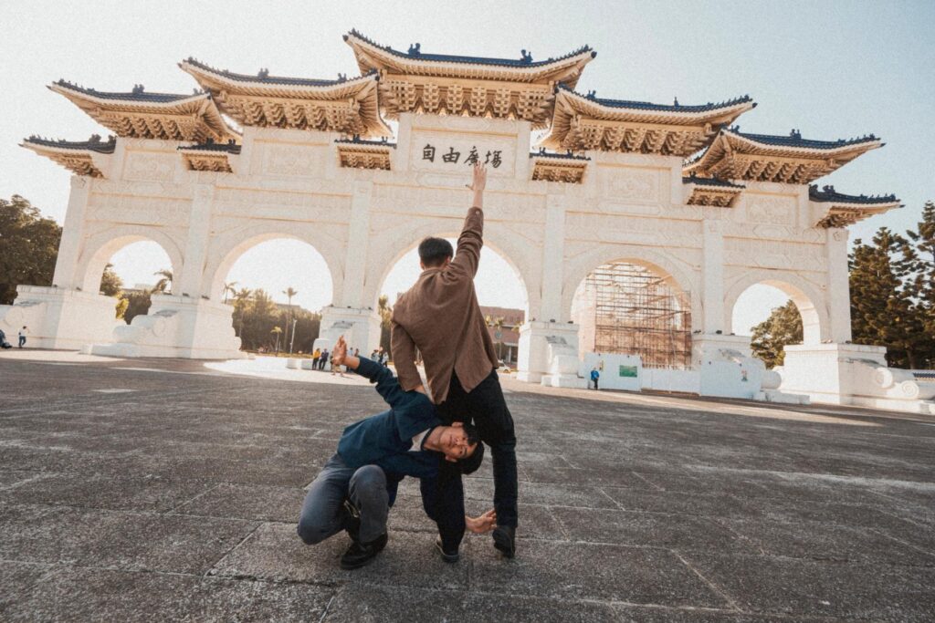 聚合舞新作《當水落下》聚焦地緣政治與文化身份登上德國舞臺 6 bff036d2 71d5 48e0 8069 df18aac956d9 1024x683 1