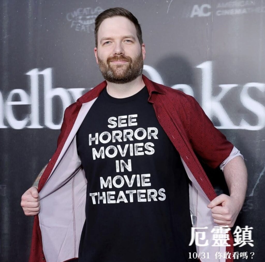 萬聖節驚悚片首選《厄靈鎮》 以偽紀錄片形式上演超逼真的恐懼  5 %E4%B8%8B%E5%8D%883.45 2025 10 31%E7%9A%84%E5%BD%B1%E5%83%8F 1