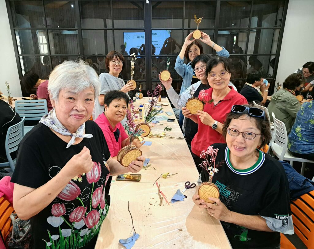 嘉義舊監文化基地體驗工作坊 探尋鐵窗下的歷史美學與木都文化 12 %E8%81%9A%E8%90%BD%E4%B9%8B%E6%A3%AE%E8%8A%B1%E5%99%A8 1024x812 1