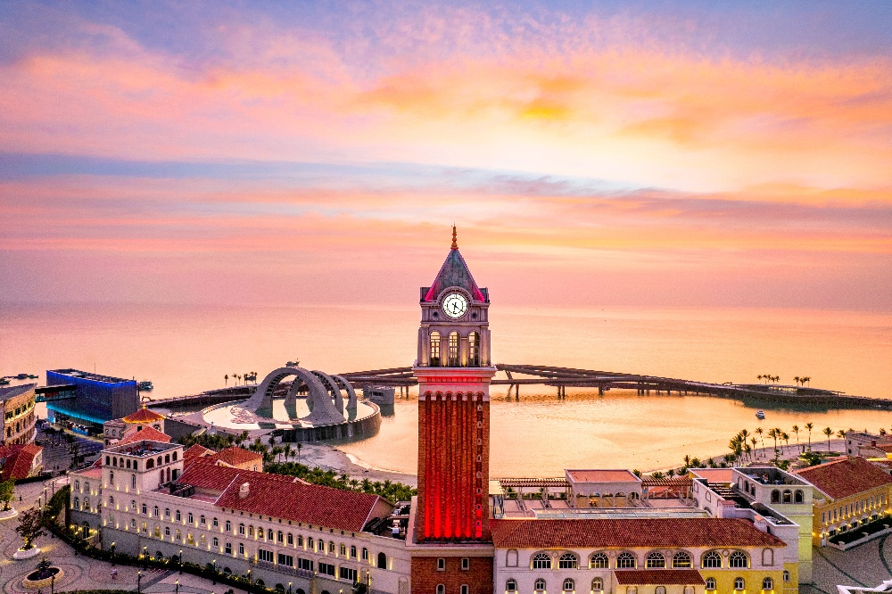 越南富國島榮登《康泰納仕旅遊者》「亞洲最美島嶼」榜首 4 圖▲富國島日落小鎮(Sunset Town)擁有滿滿義大利風情的網美街景,隨手一拍都是明信片。